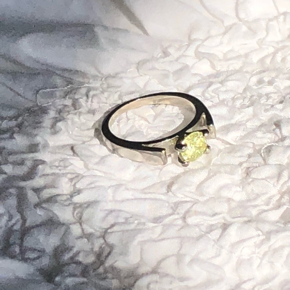 Ring - Picture 6 of 6